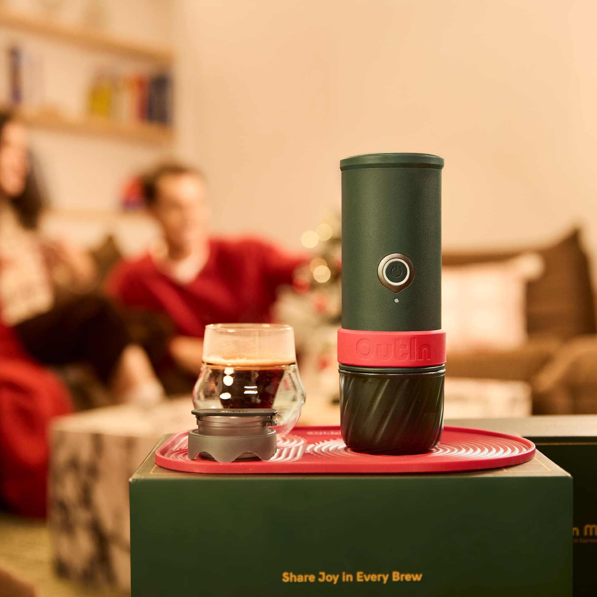 OutIn Mino 2025 Set De Regalo Navideño