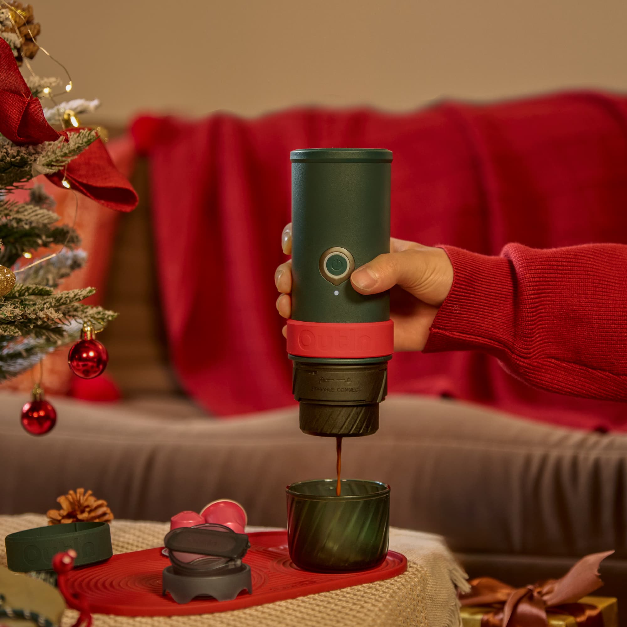 OutIn Mino 2025 Set De Regalo Navideño